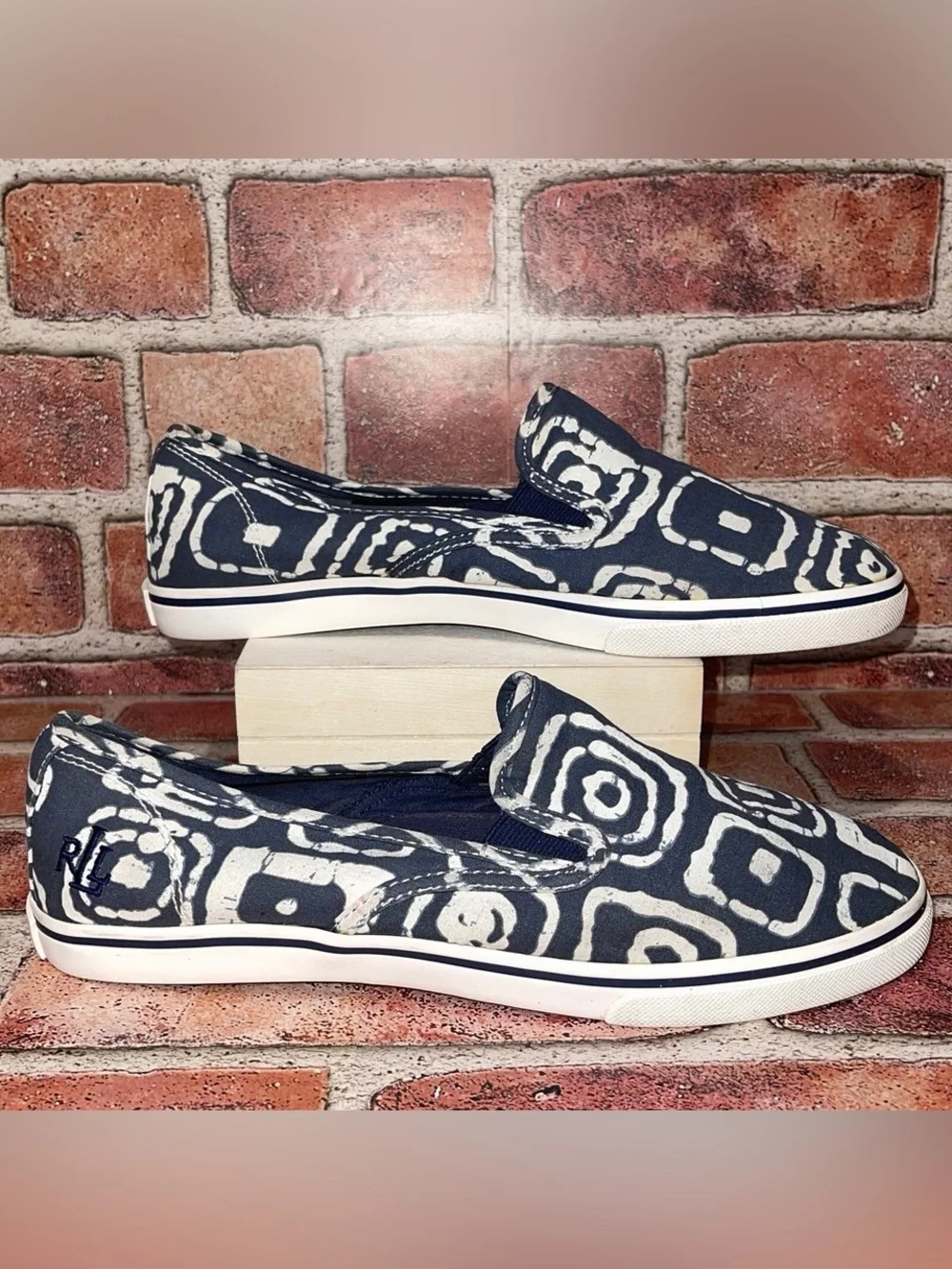 Pre-Owned Lauren Ralph Lauren Janis Blue White Slip-On Shoes Size 8B Chic
